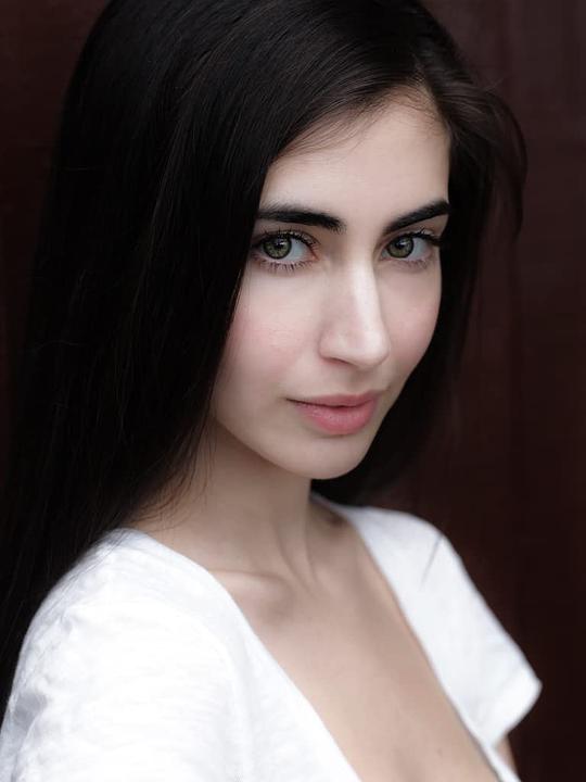 迪莲·格温 Dilan Gwyn照片