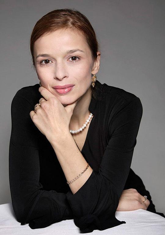 阿尔玛·普里察 Alma Prica照片