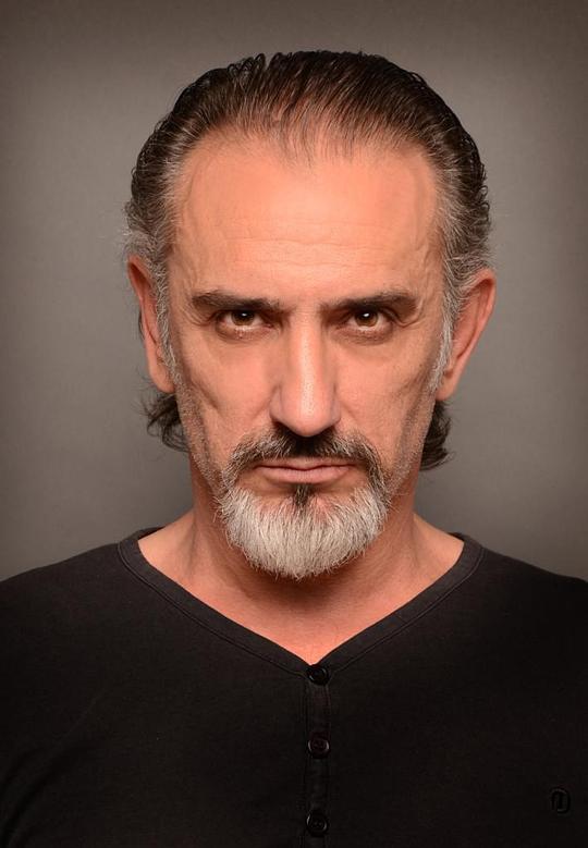 胡利奥·维莱斯 Julio Vélez照片