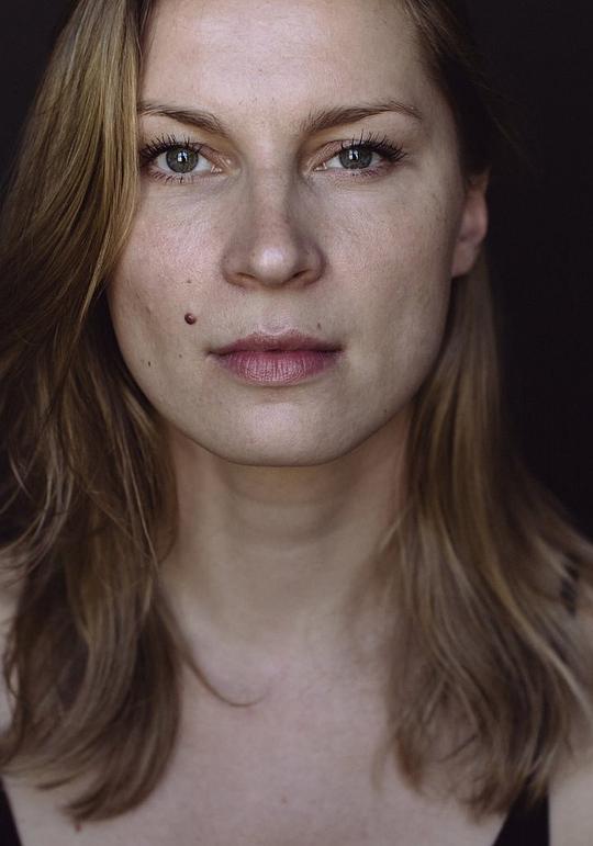 金塔尔·帕鲁利特 Gintare Parulyte照片