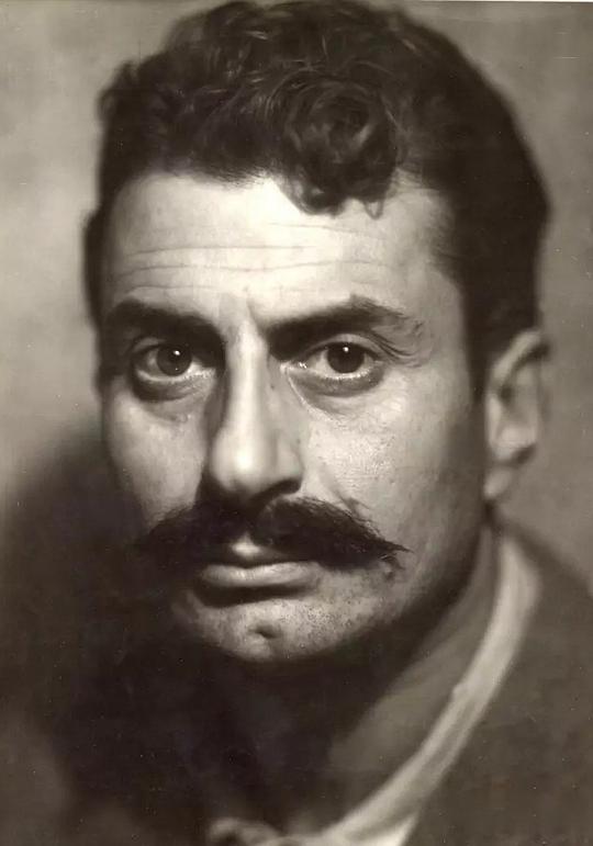 乔瓦尼·瓜雷斯基 Giovanni Guareschi照片