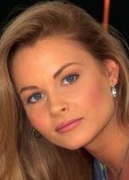 Nikki Andersson照片