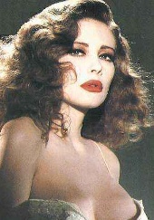 弗兰切斯卡·德莱拉 Francesca Dellera照片