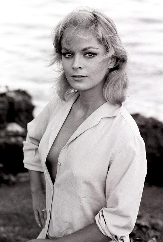 莱提西娅·罗曼 Letícia Román照片