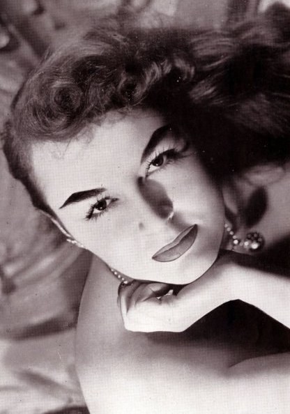 琳达·西尼 Linda Sini照片