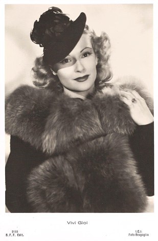 薇薇·吉奥伊 Vivi Gioi照片
