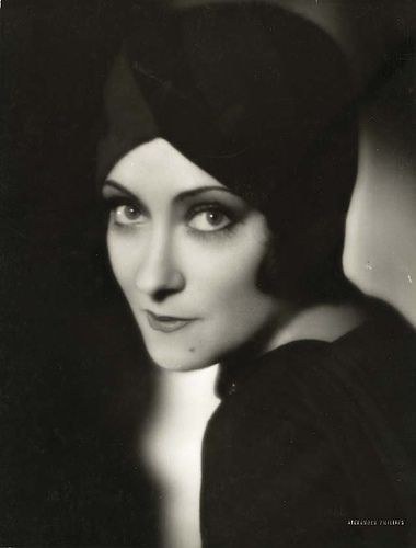 葛洛丽亚·斯旺森 Gloria Swanson照片