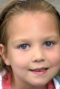 伊莎贝尔·内利瑟 Isabelle Nélisse照片