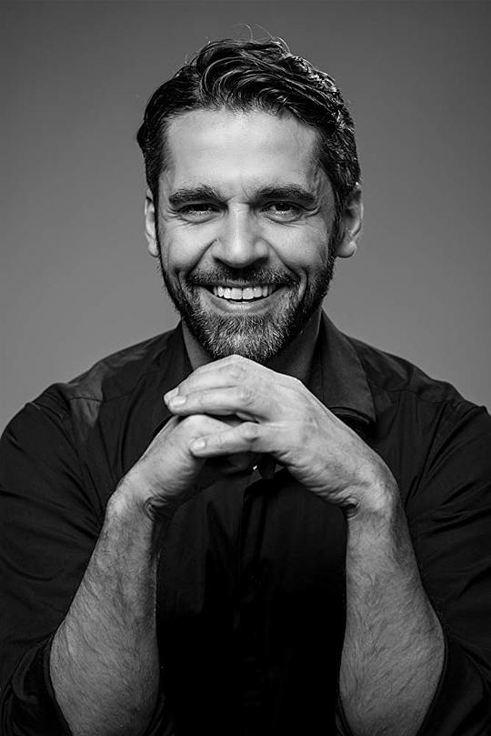 奥斯卡·福龙达 Oscar Foronda照片