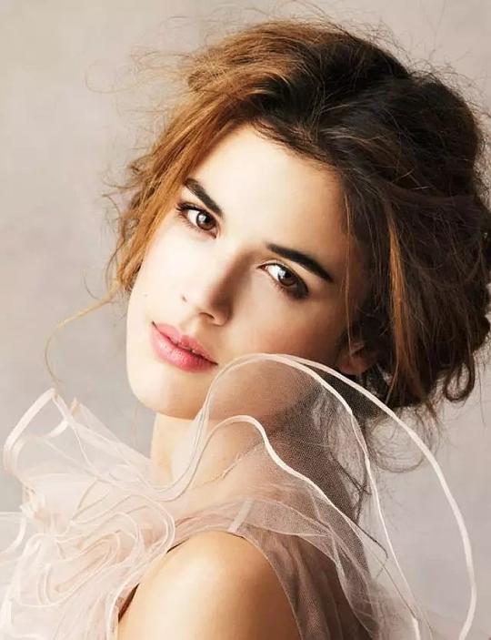 阿德里亚娜·乌加特 Adriana Ugarte照片