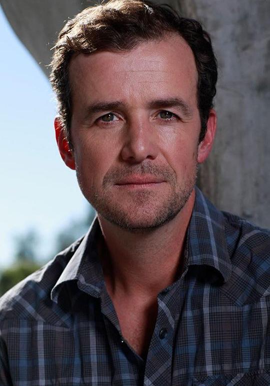 迈克尔·海兰德 Michael Hyland照片