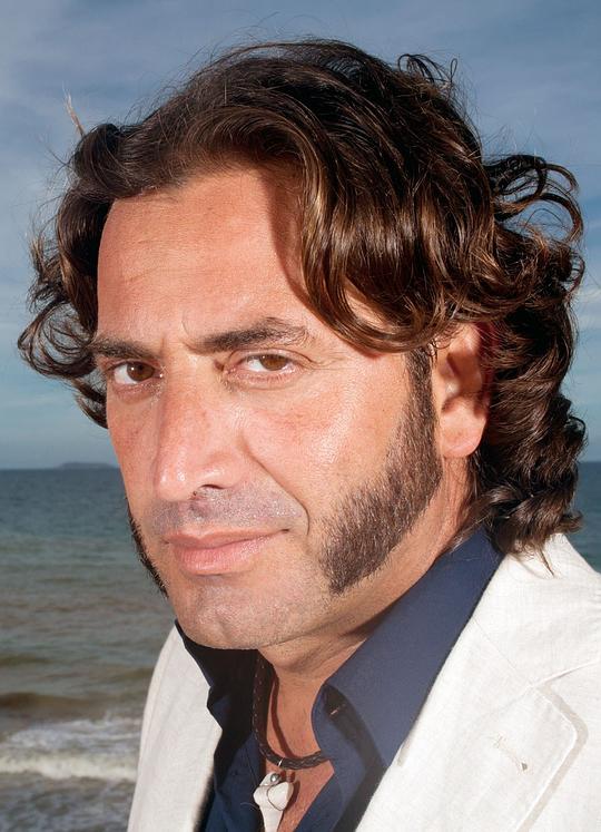 安东尼奥·加里多 Antonio Garrido照片