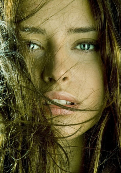 艾妮安娜·卡布罗尔 Ariadna Cabrol照片