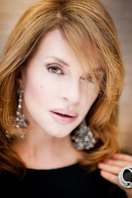 莱昂纳·贝内德托 Leonor Benedetto照片