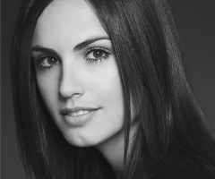 克劳迪亚·巴索尔斯 Claudia Bassols照片