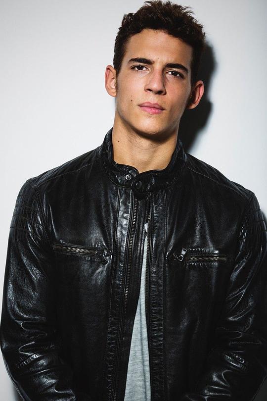 米格尔·埃尔南 Miguel Herrán照片