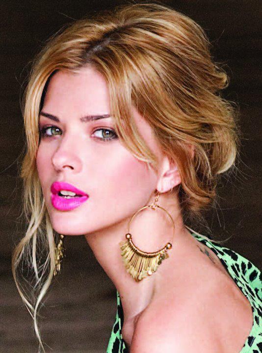 玛丽亚·尤金妮娅·苏亚雷斯 María Eugenia Suárez Riveiro照片