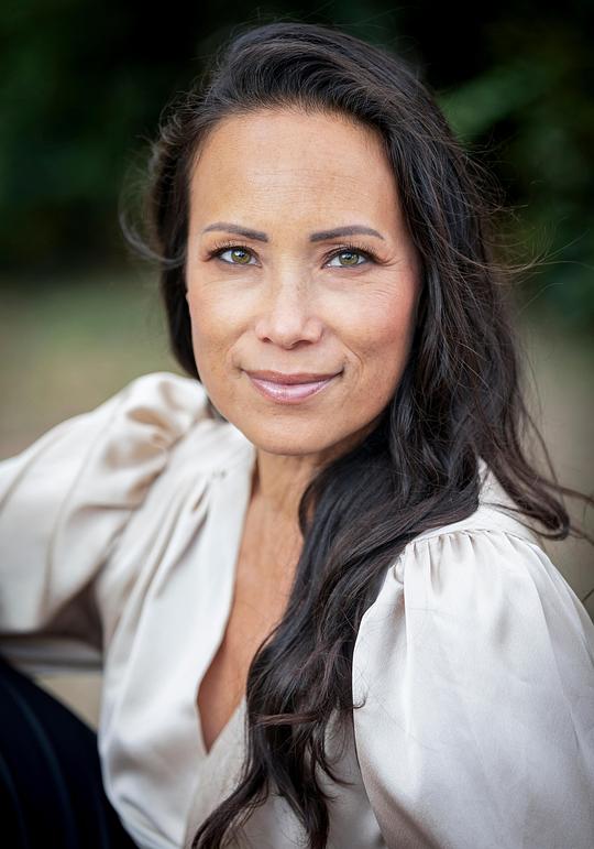 妮科尔·科拉斯 Nikol Kollars照片