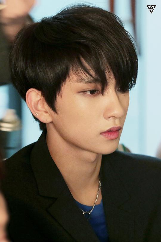 洪知秀 Joshua照片