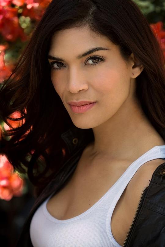 劳拉·戈麦斯 Laura Gómez照片