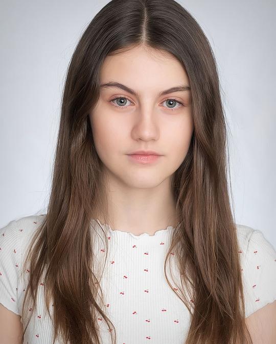 斯蒂芬妮·吉尔 Stephanie Gil照片