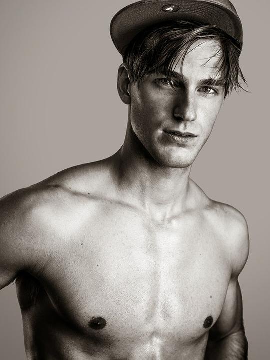 曼努尔·维嘉 Manuel Vega照片