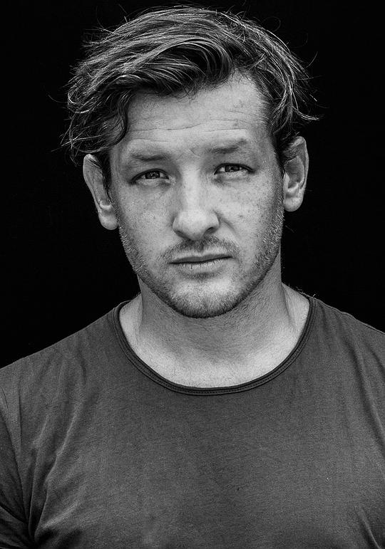 古斯塔沃·巴萨尼 Gustavo Bassani照片