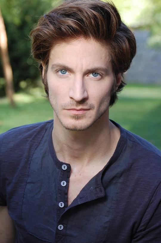 Francisco Ortiz照片