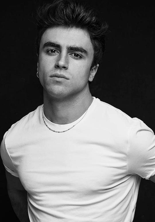 伊坦森·艾斯卡米亚 Itzan Escamilla照片