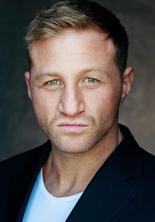 迈克尔·约翰·特雷纳 Michael John Treanor照片