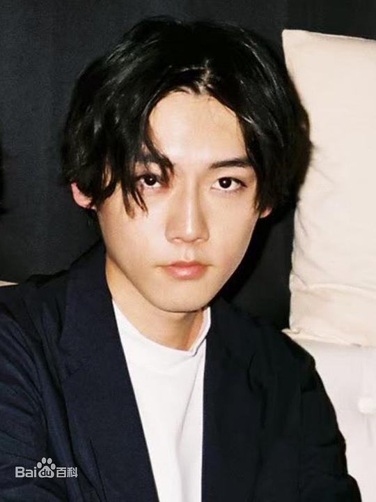 林乌 Karasu Hayshi照片