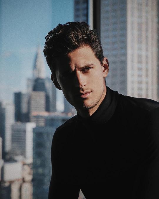 加勒特·奈夫 Garrett Neff照片