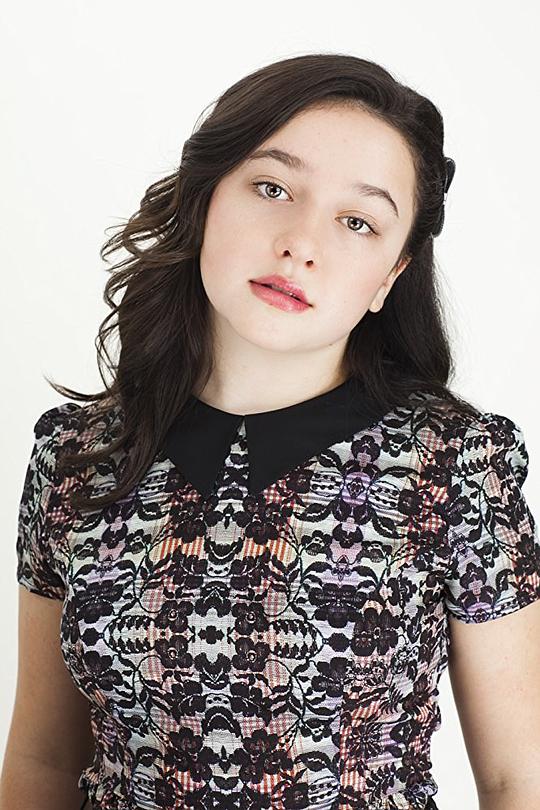 阿玛拉·米勒 Amara Miller照片