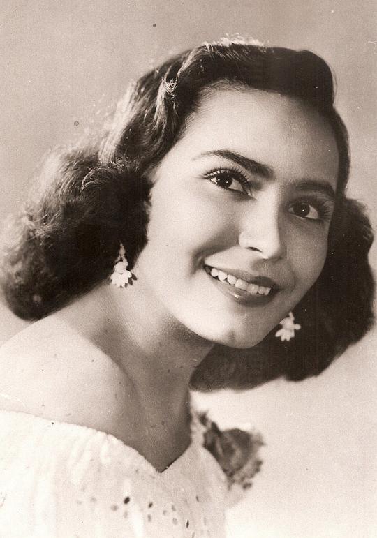 卡门·萨丽娜斯 Carmen Salinas照片