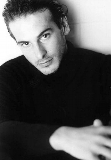 Santiago Magill照片