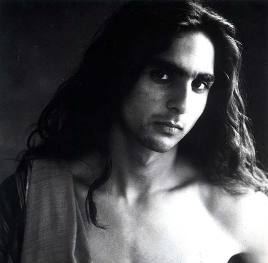 安东尼奥·福洛雷斯 Antonio Flores照片