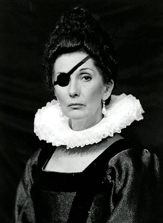 Enriqueta Carballeira照片