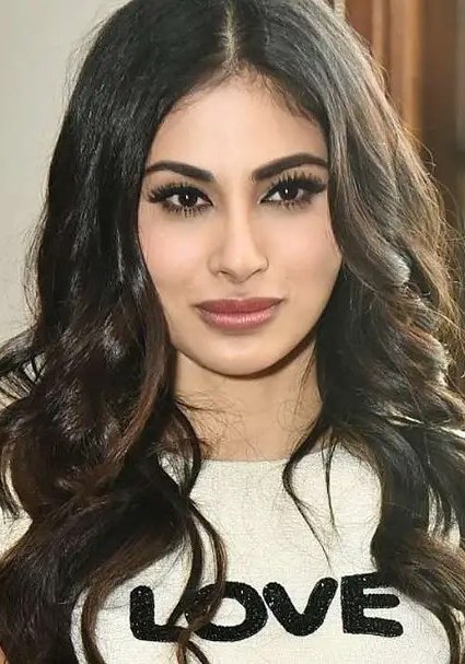 穆尼·罗伊 Mouni Roy照片