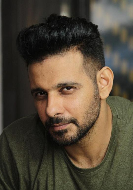 维拉夫·帕特尔 Viraf Patel照片