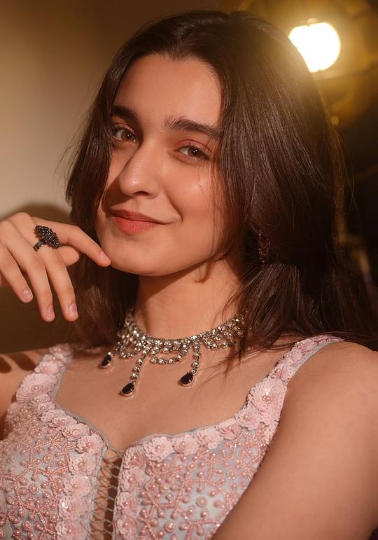 奈莎·康纳 Naisha Khanna照片