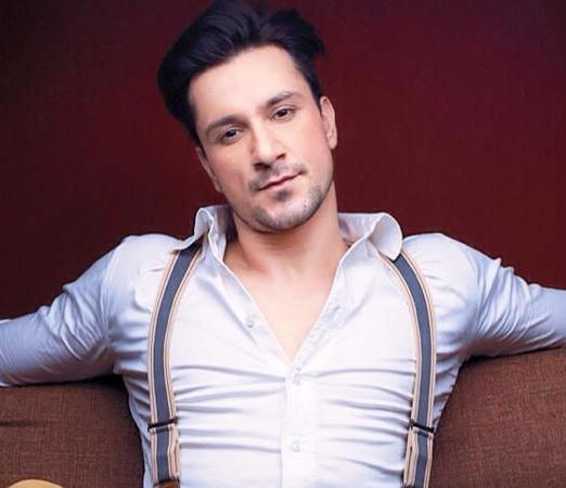 丹尼什·巴特 Danish Bhatt照片