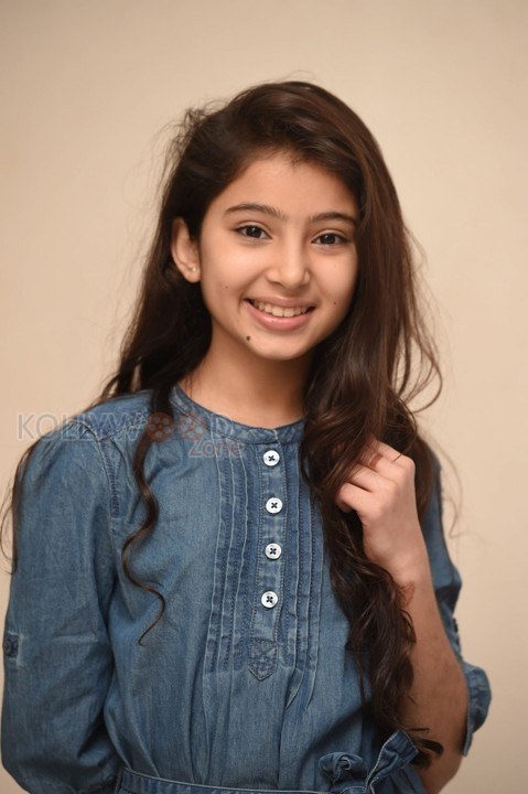 莎拉·阿尔琼 Sara Arjun照片