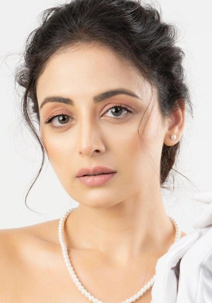 佐雅·阿夫罗兹 Zoya Afroz照片