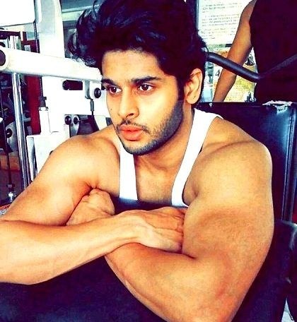 阿布希曼努·达萨尼 Abhimanyu Dasani照片