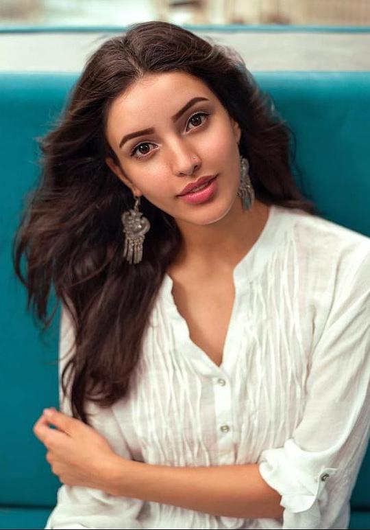 特里普蒂·迪姆里 Tripti Dimri照片