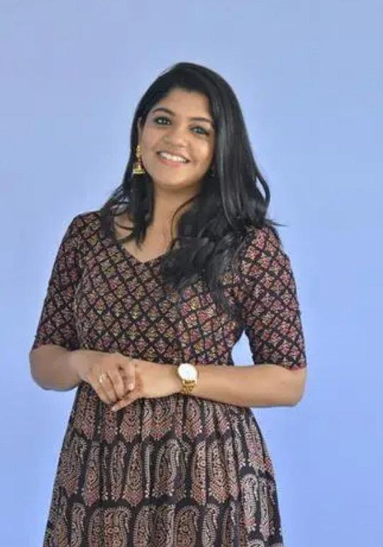 阿帕娜·巴拉穆拉里 Aparna Balamurali照片