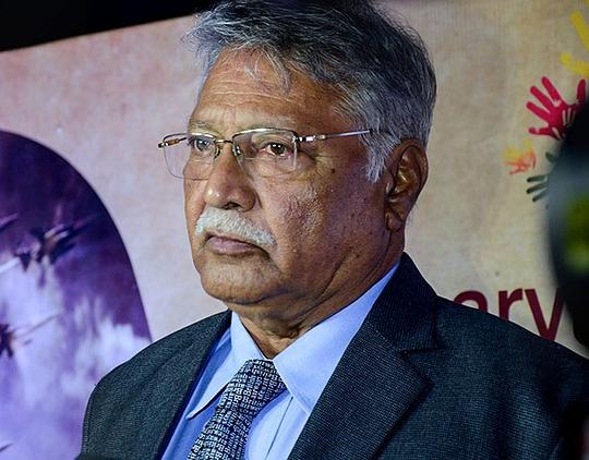 维克拉姆·戈克哈尔 Vikram Gokhale照片