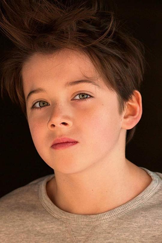 布拉克斯顿·比肯 Braxton Bjerken照片