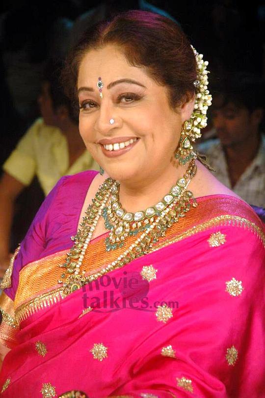 凯伦·凯尔 Kiron Kher照片