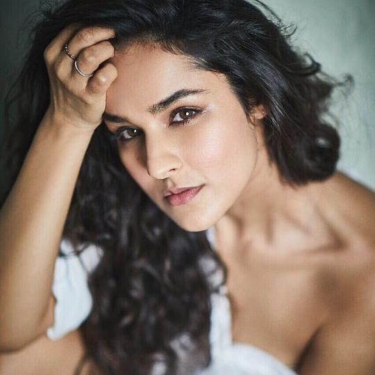 安吉拉·达尔 Angira Dhar照片